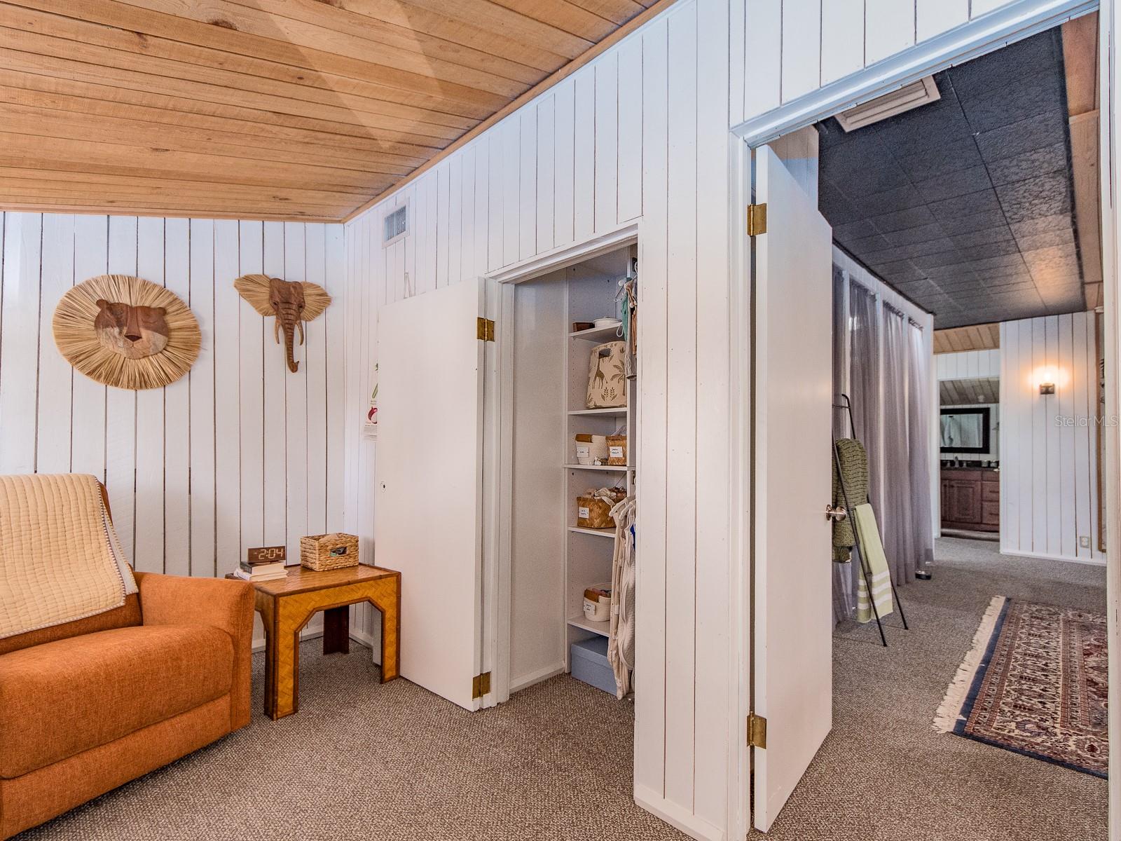 Image 32 of 70 For 945 11th Street N