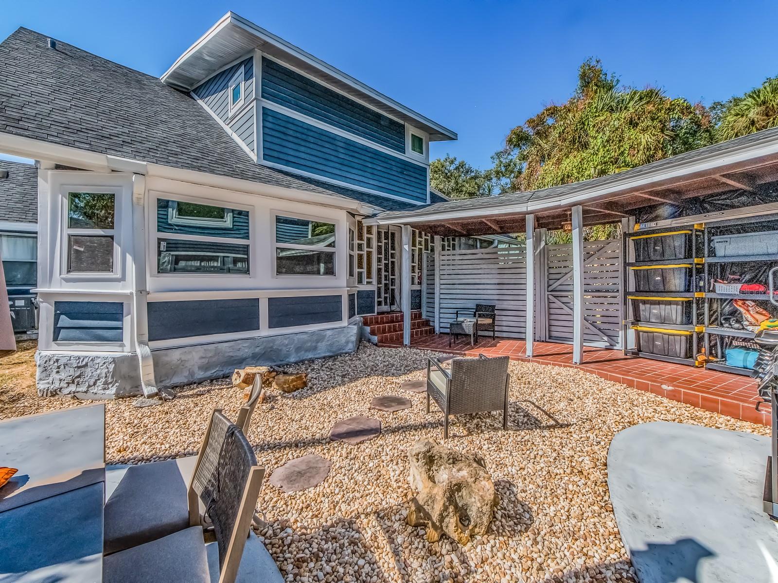 Image 39 of 70 For 945 11th Street N