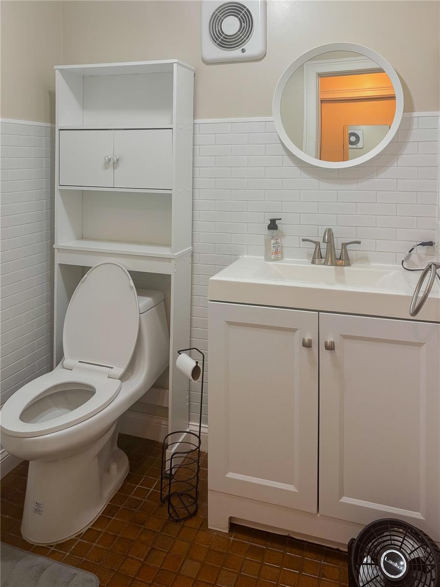 Image 46 of 70 For 945 11th Street N