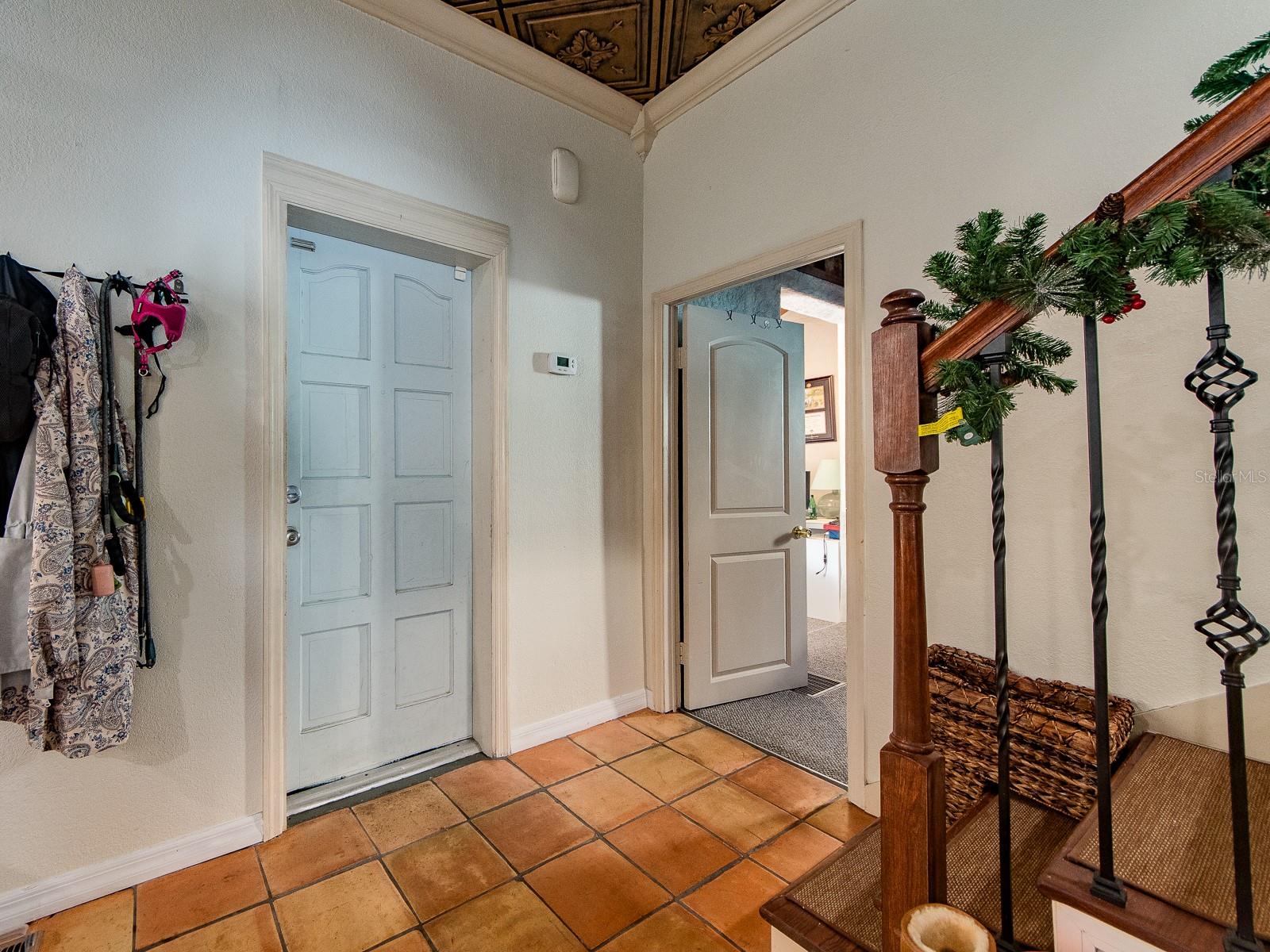 Image 6 of 70 For 945 11th Street N