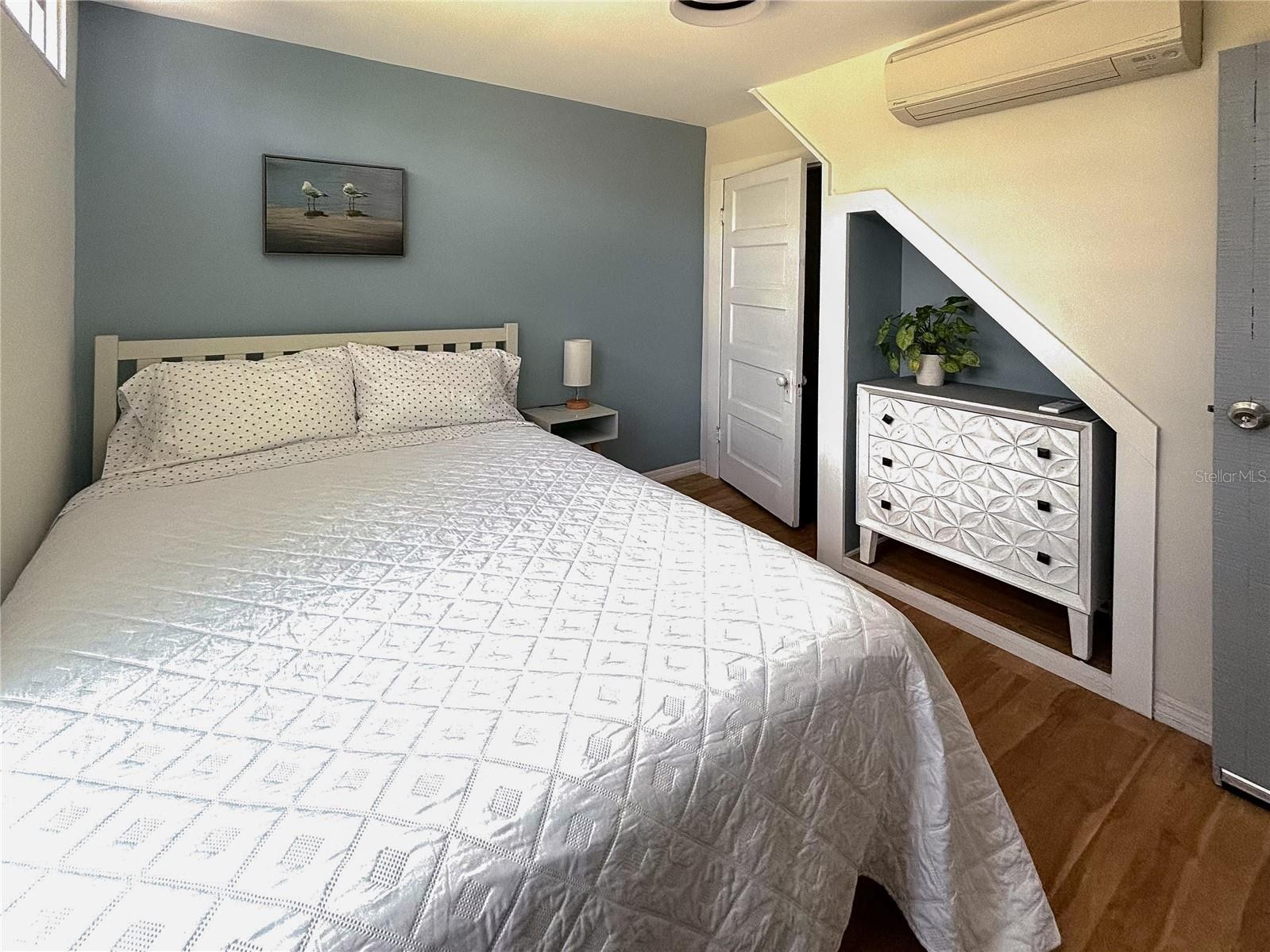 Image 62 of 70 For 945 11th Street N