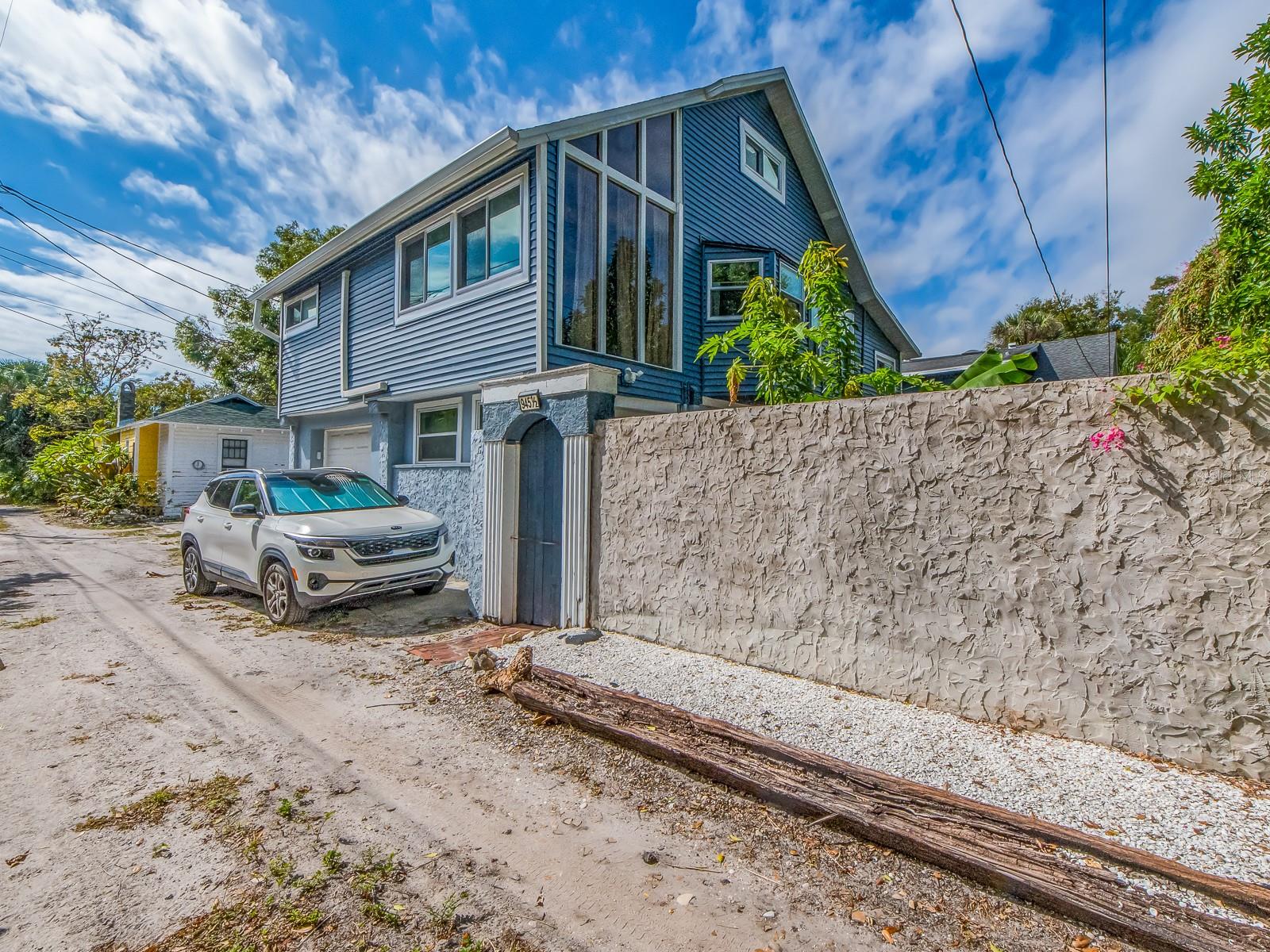 Image 65 of 70 For 945 11th Street N