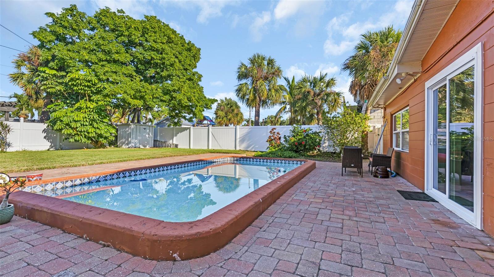 Image 36 of 44 For 7063 Shore Drive S