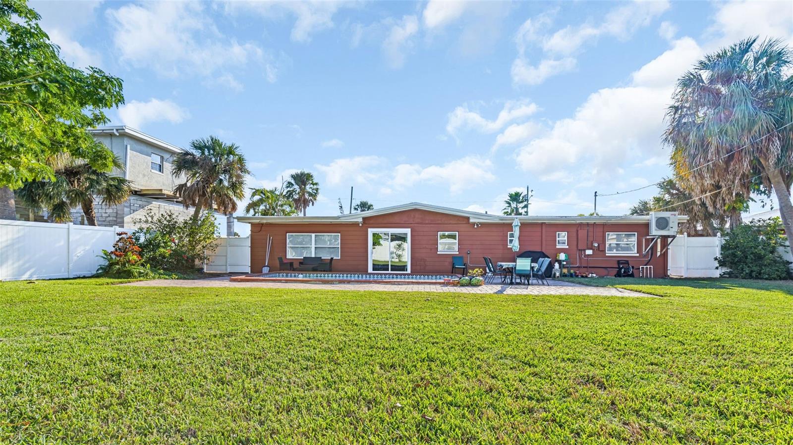 Image 40 of 44 For 7063 Shore Drive S