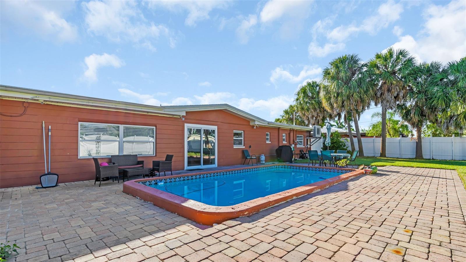 Image 41 of 44 For 7063 Shore Drive S