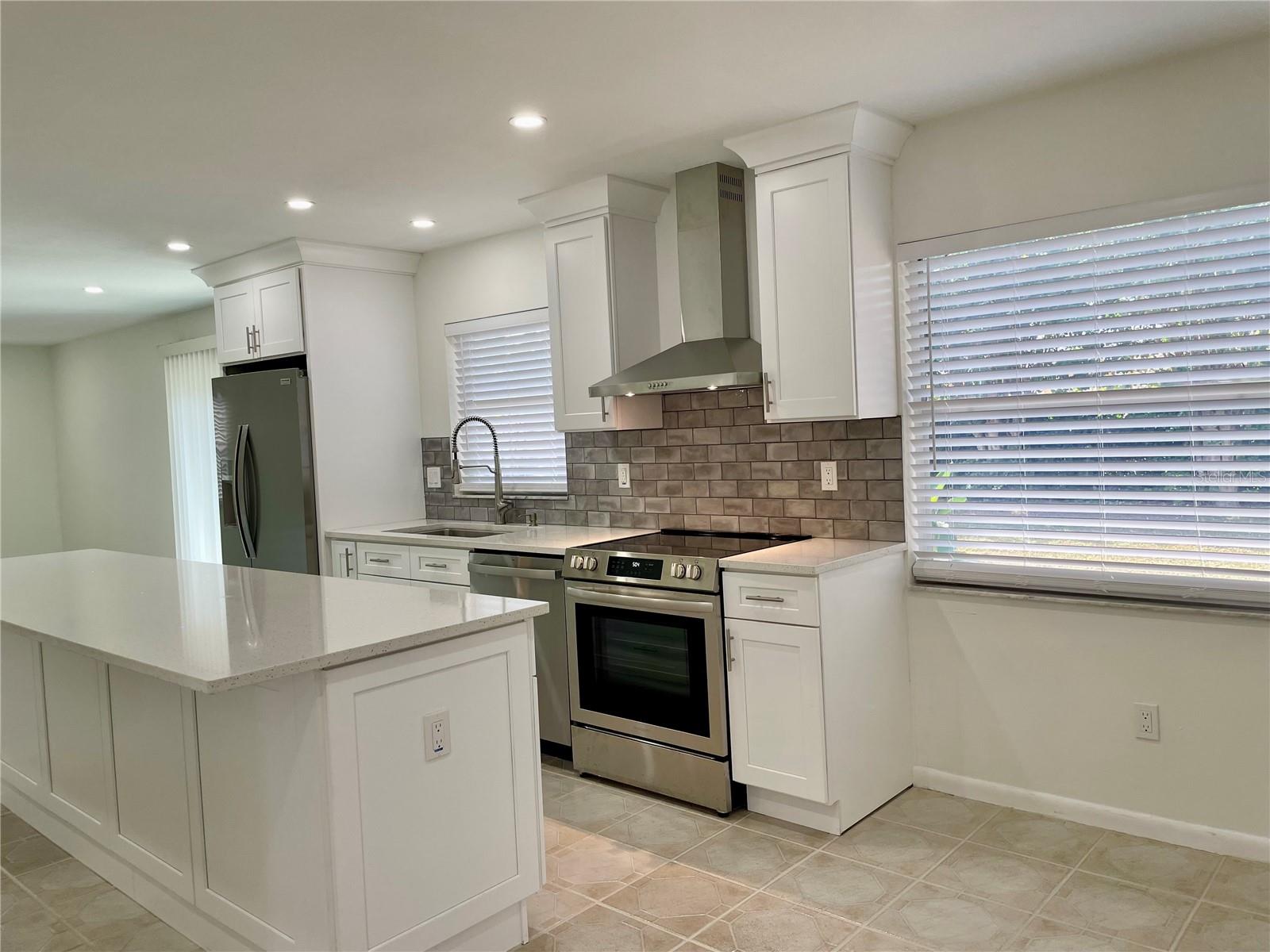 Image 4 of 29 For 19114 Alice Circle