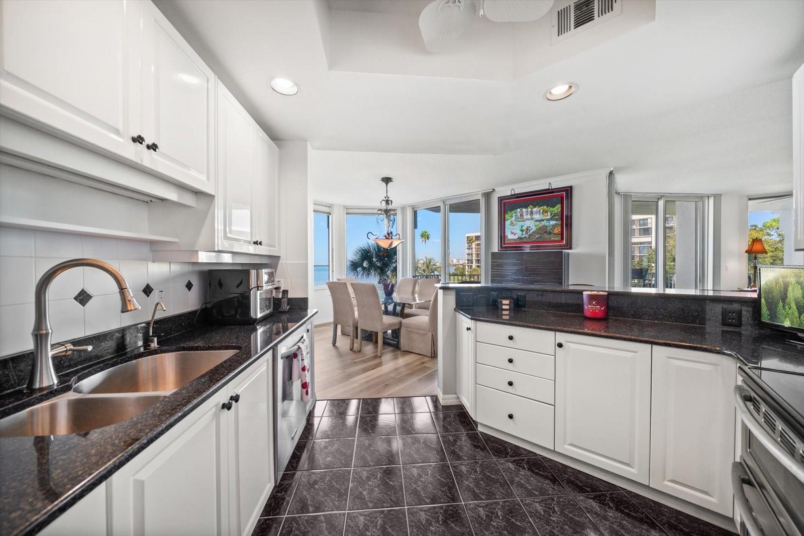 Image 22 of 52 For 2 Seaside Lane 201