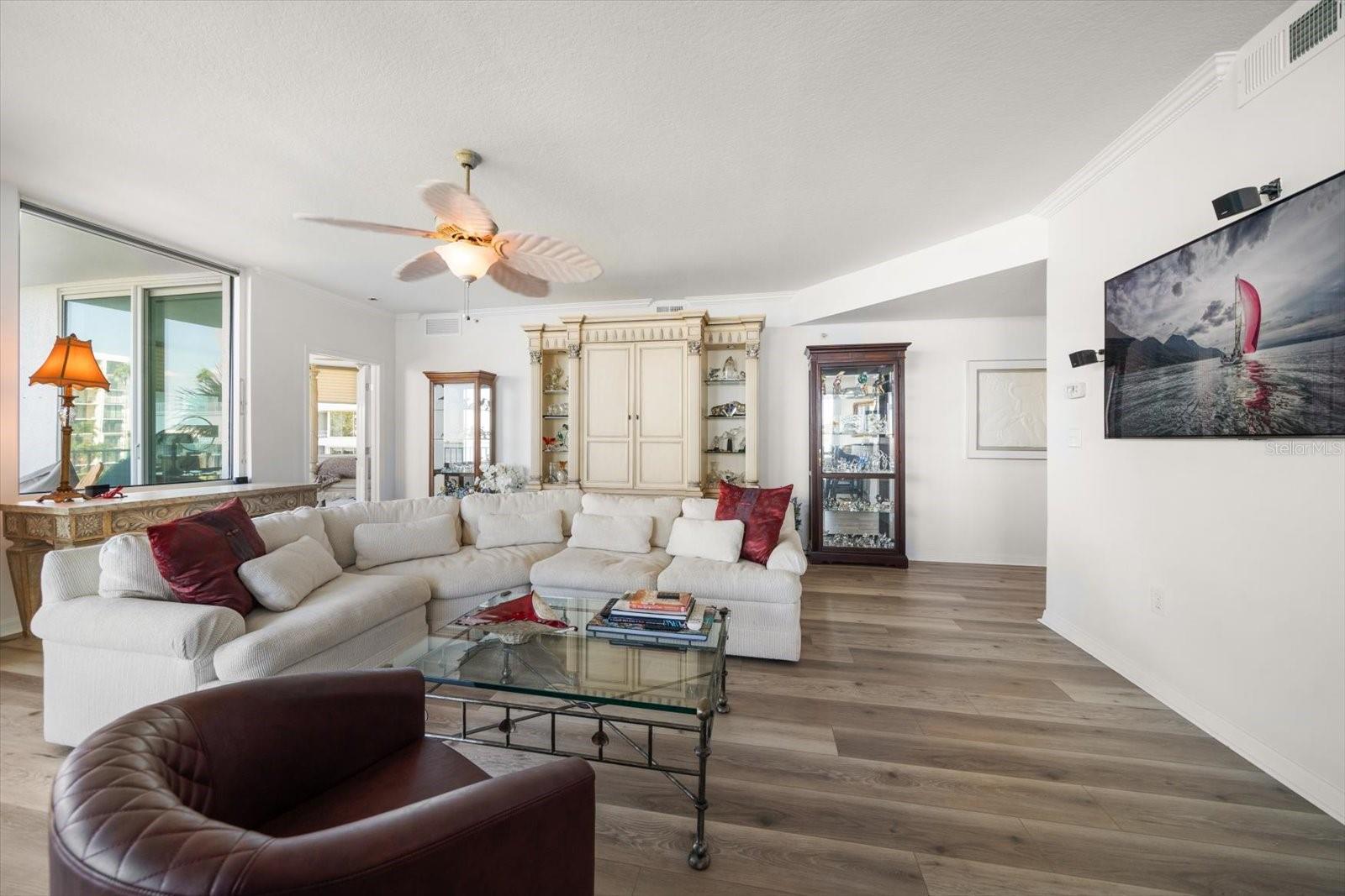 Image 23 of 52 For 2 Seaside Lane 201