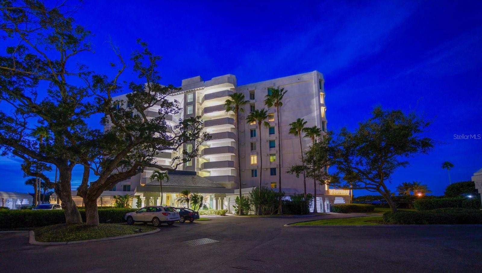 Image 3 of 52 For 2 Seaside Lane 201