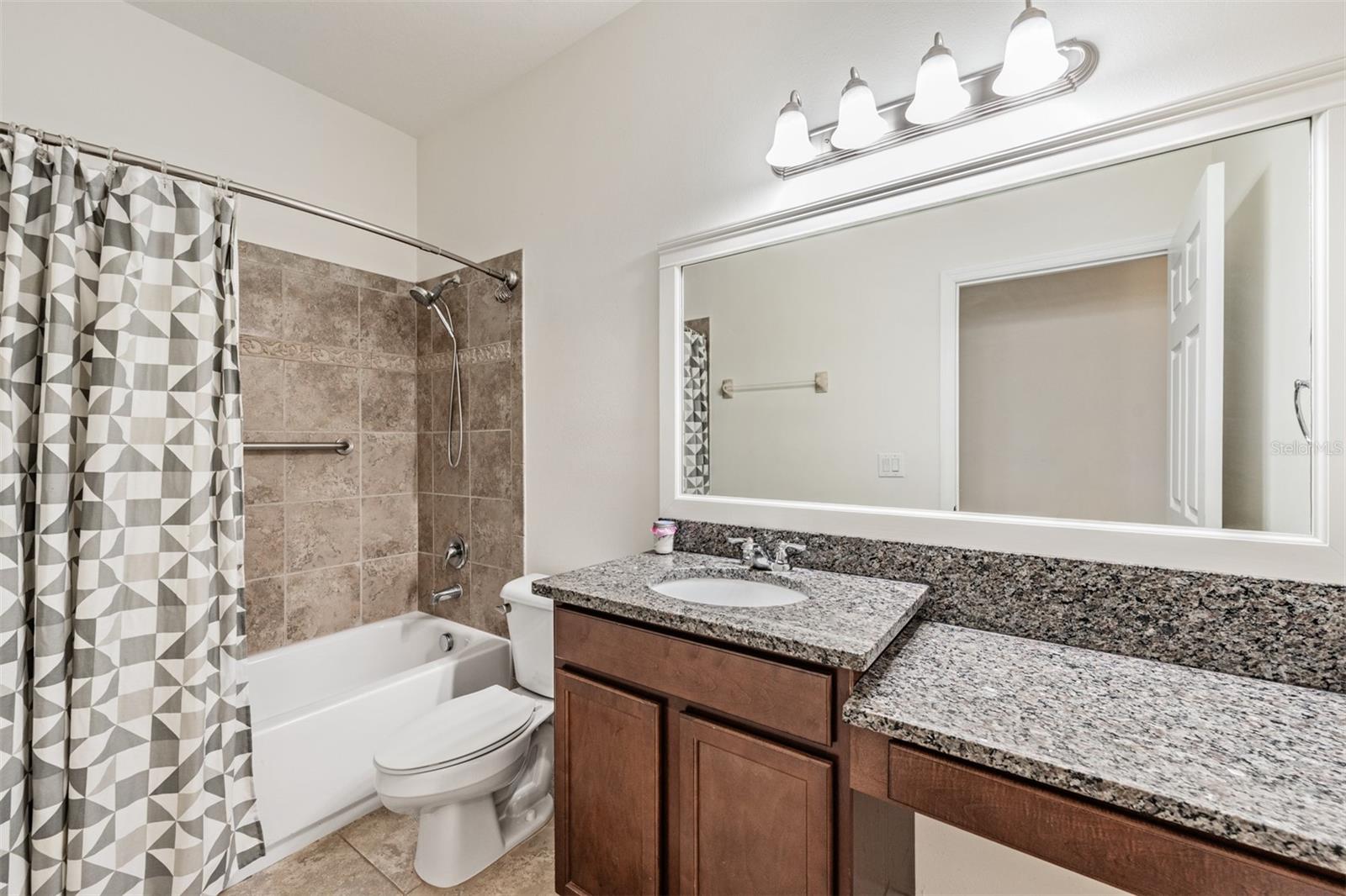 Image 20 of 41 For 1570 Fox Grape Loop