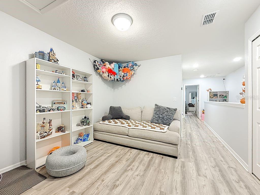 Image 34 of 47 For 5192 Sylvester Loop