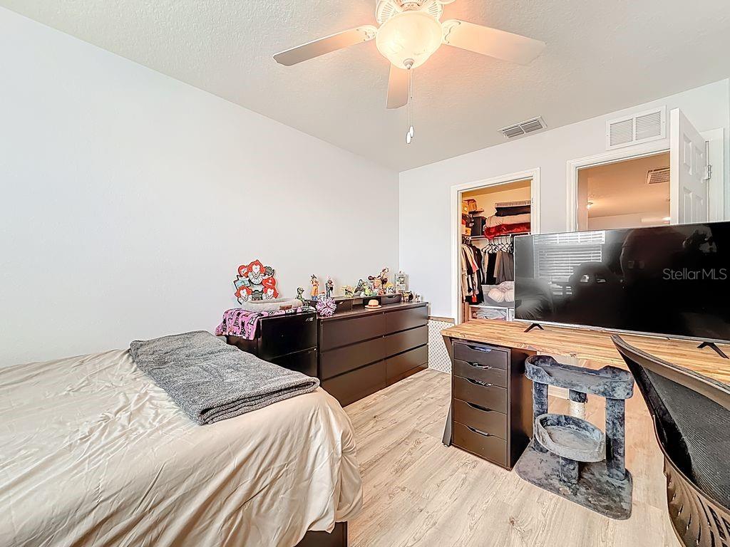 Image 38 of 47 For 5192 Sylvester Loop