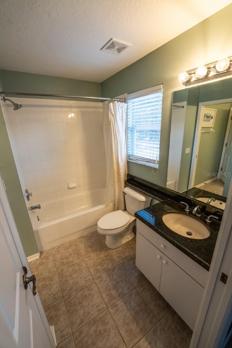 Image 25 of 43 For 17933 Bahama Isle Circle