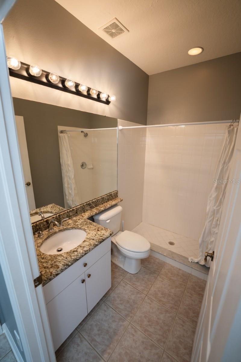 Image 27 of 43 For 17933 Bahama Isle Circle