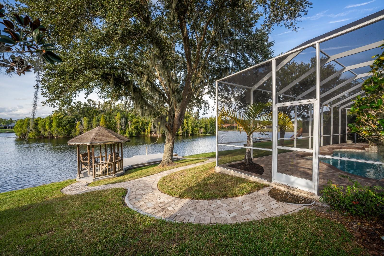 Image 36 of 43 For 17933 Bahama Isle Circle