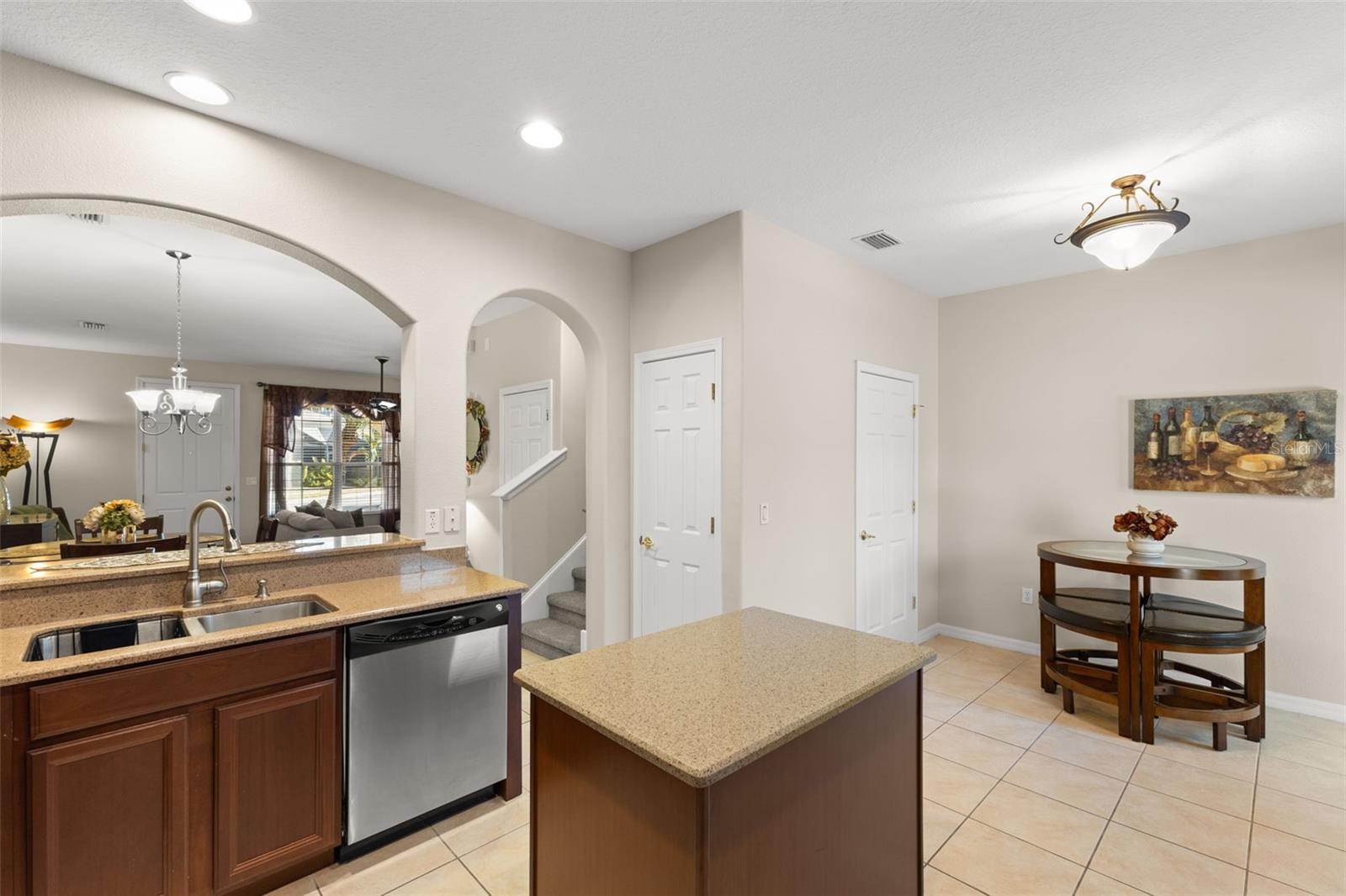 Image 14 of 34 For 14114 Oakham Street