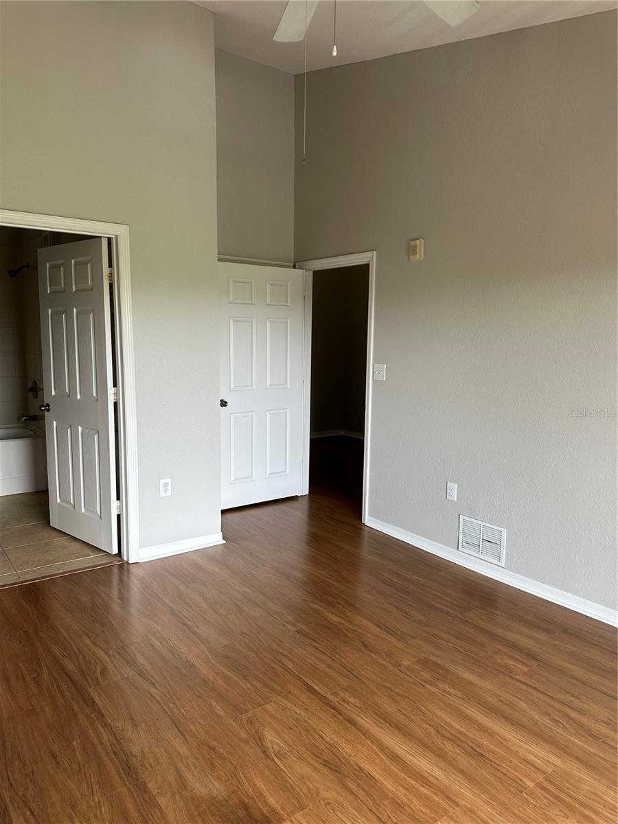 Image 12 of 17 For 10201 Courtney Palms Boulevard 302