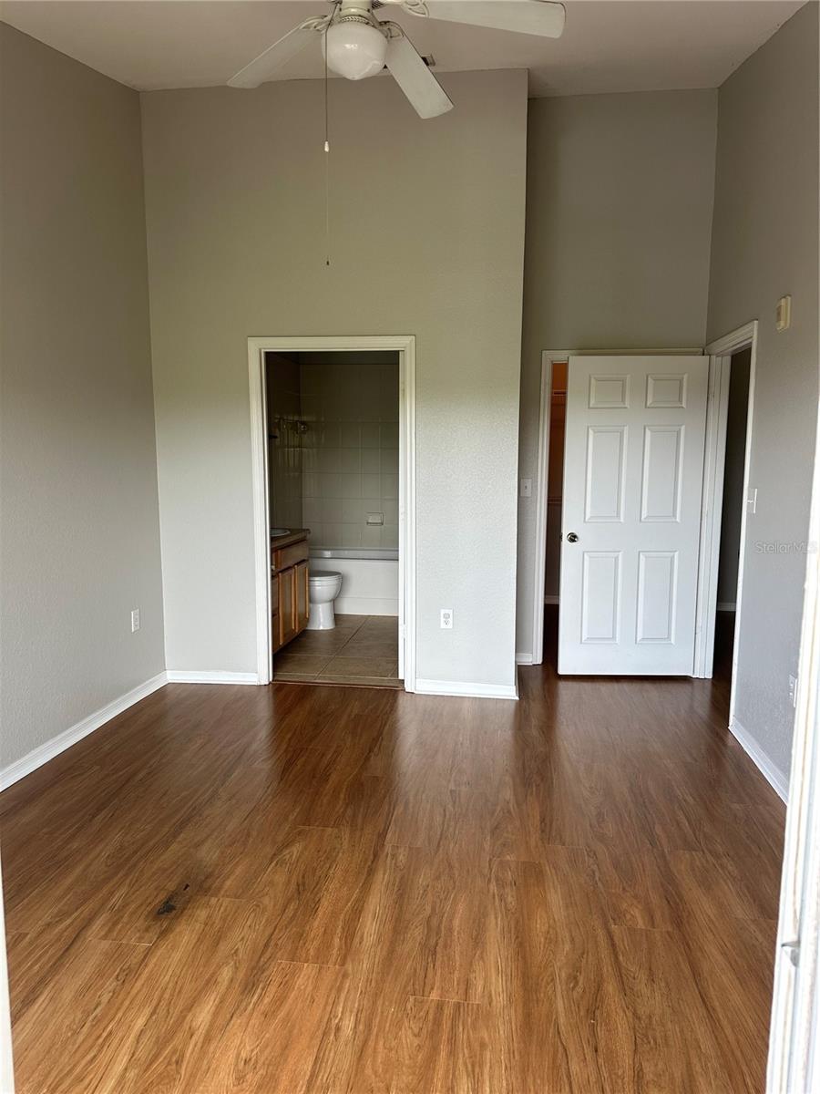 Image 14 of 17 For 10201 Courtney Palms Boulevard 302