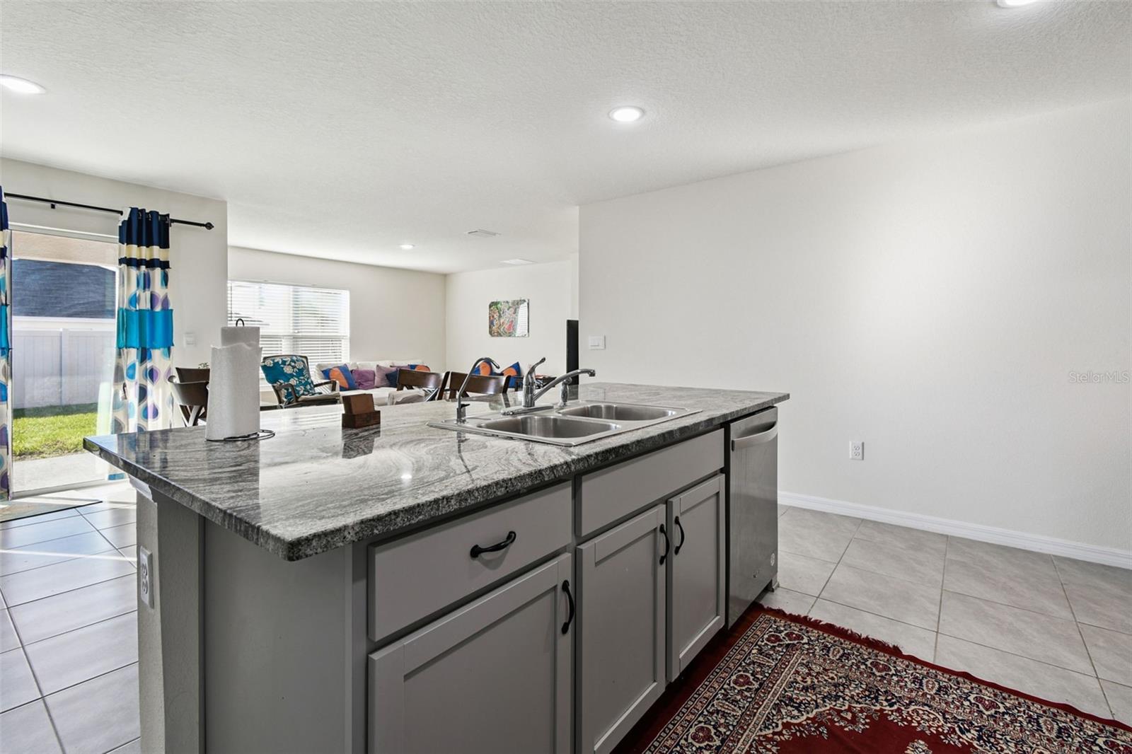 Listing photo id 14 for 9210 Sapphire Creek Place