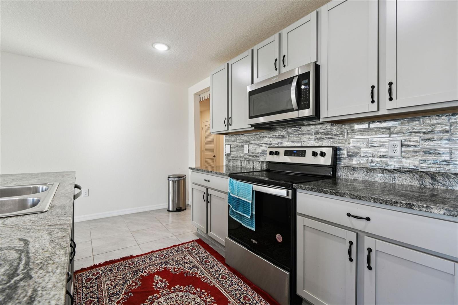 Listing photo id 15 for 9210 Sapphire Creek Place