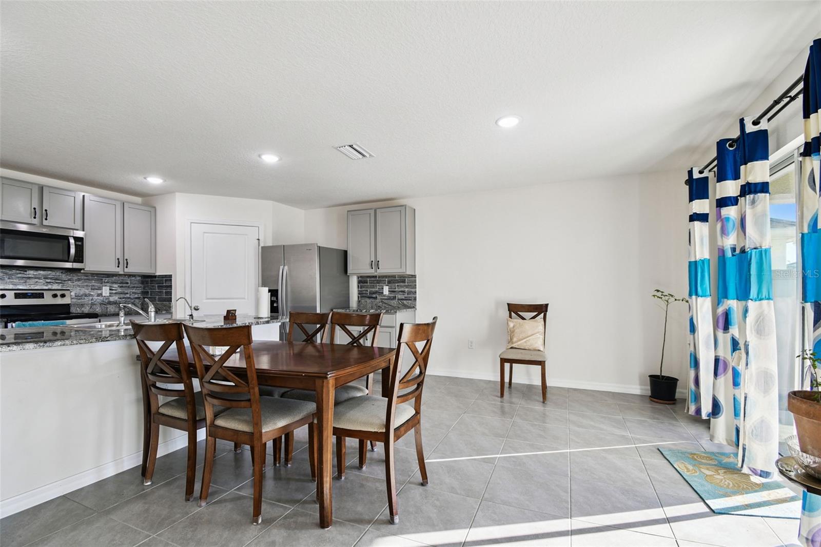 Listing photo id 19 for 9210 Sapphire Creek Place