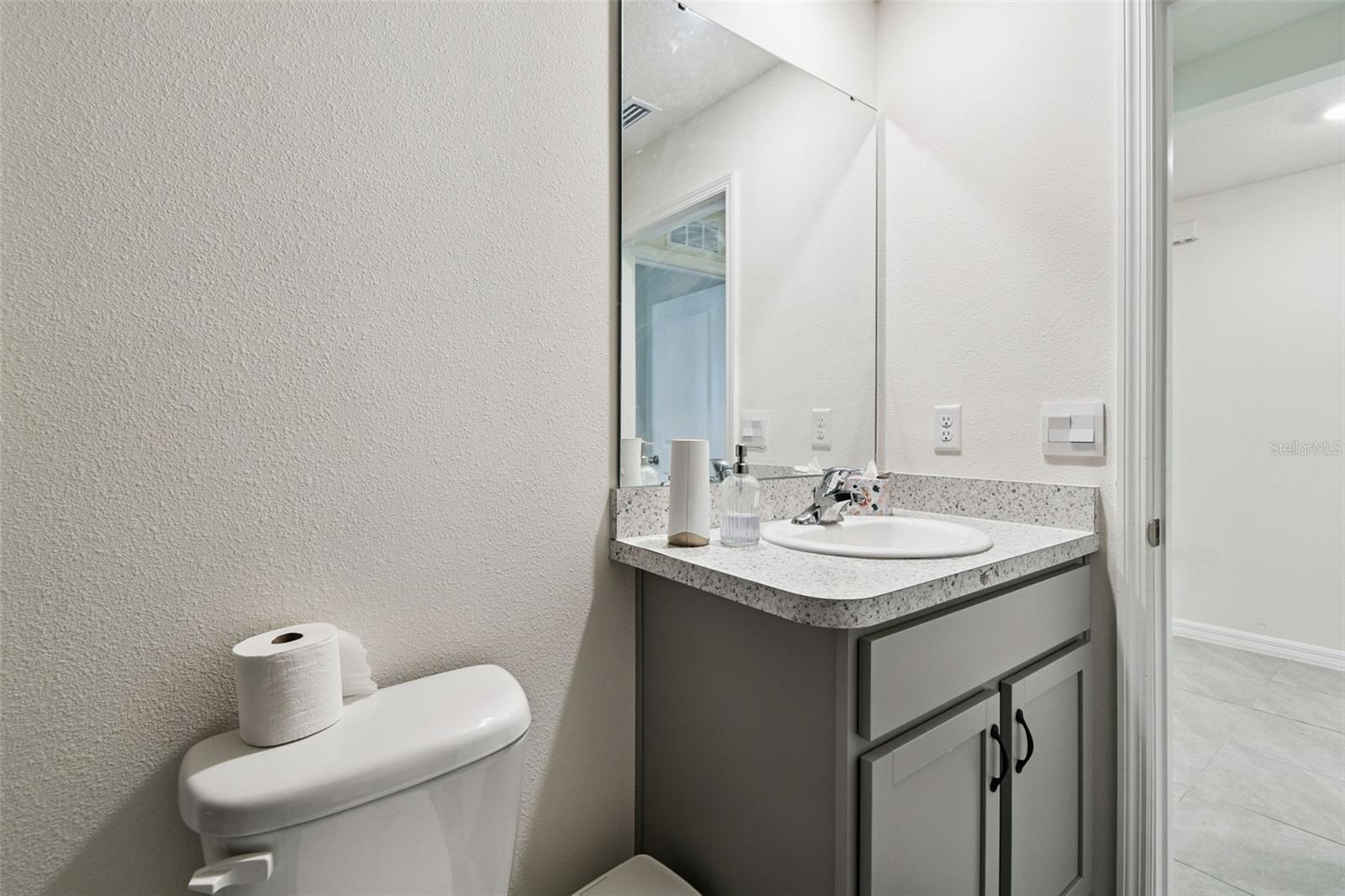 Listing photo id 32 for 9210 Sapphire Creek Place