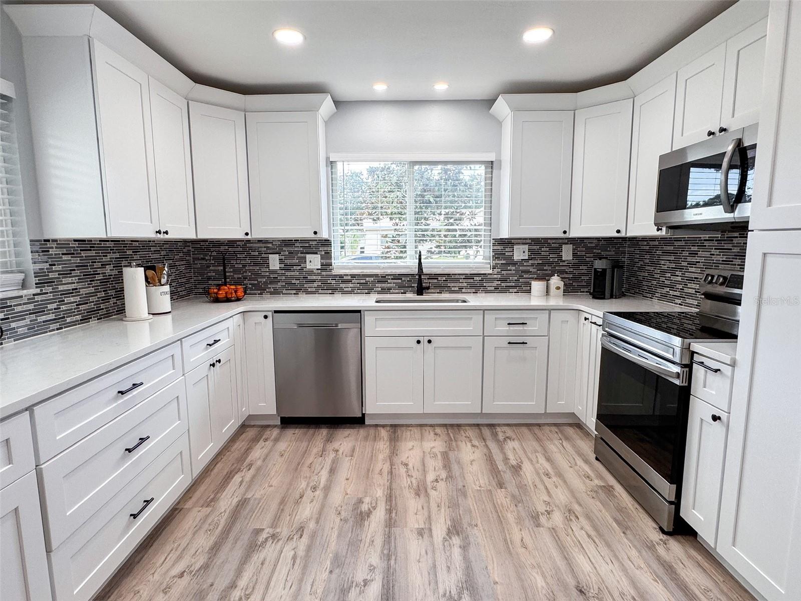 Image 14 of 32 For 12269 70th Street