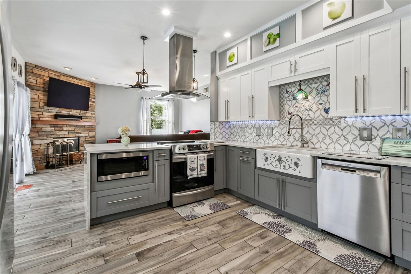 Listing photo id 9 for 1119 Fox Chapel Drive