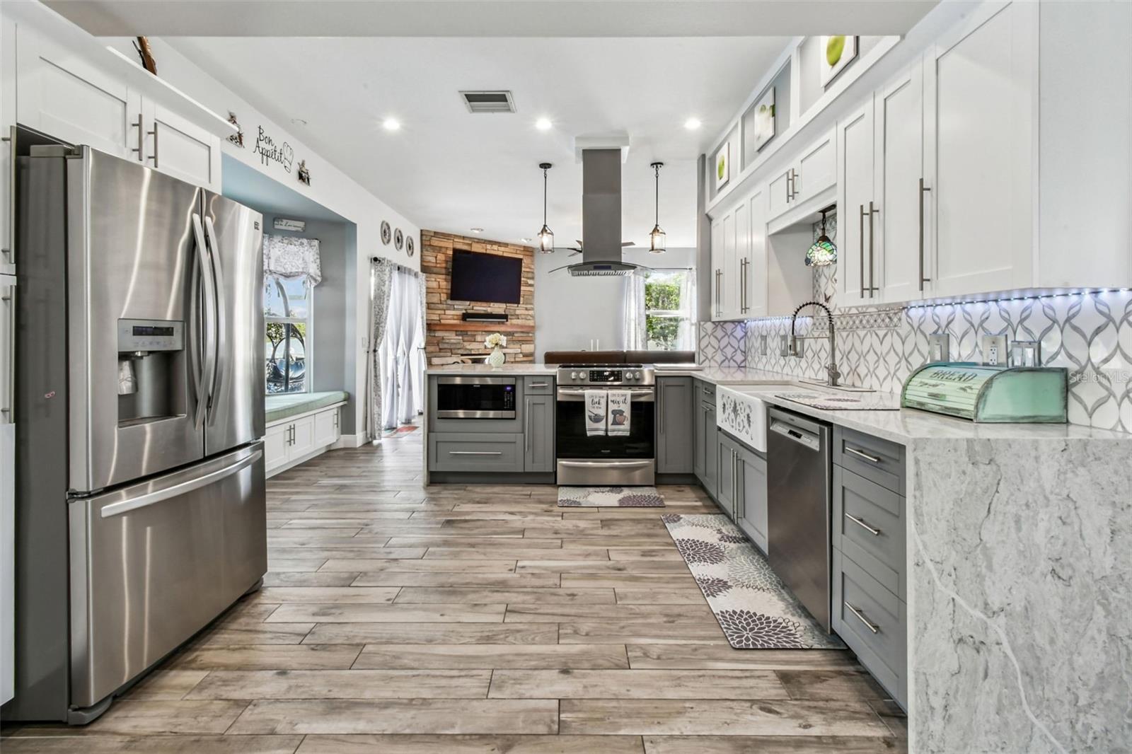 Listing photo id 11 for 1119 Fox Chapel Drive