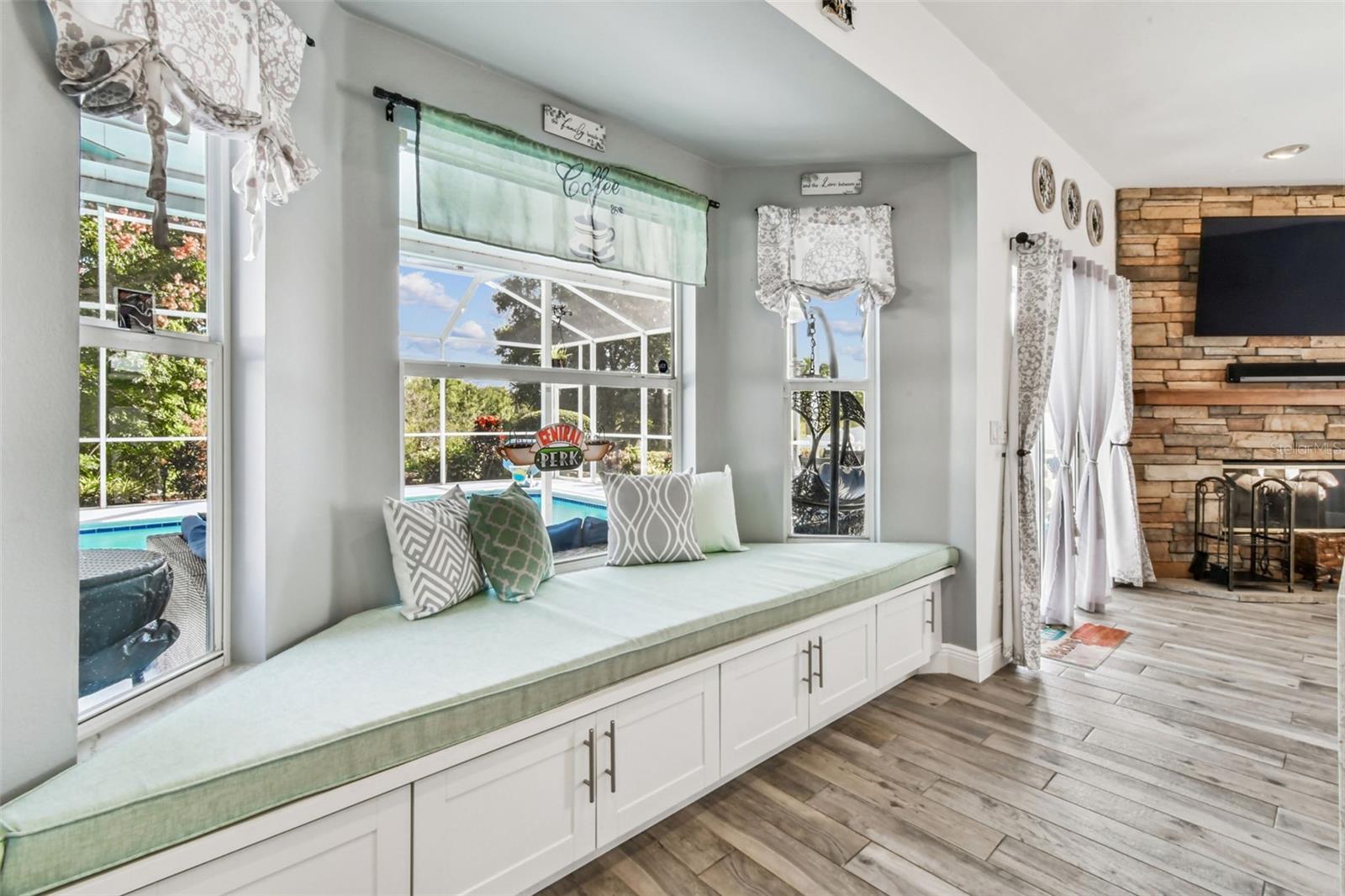 Listing photo id 16 for 1119 Fox Chapel Drive