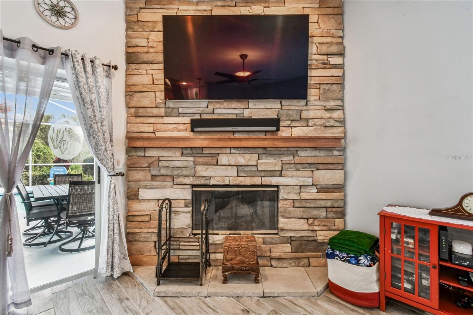 Listing photo id 17 for 1119 Fox Chapel Drive