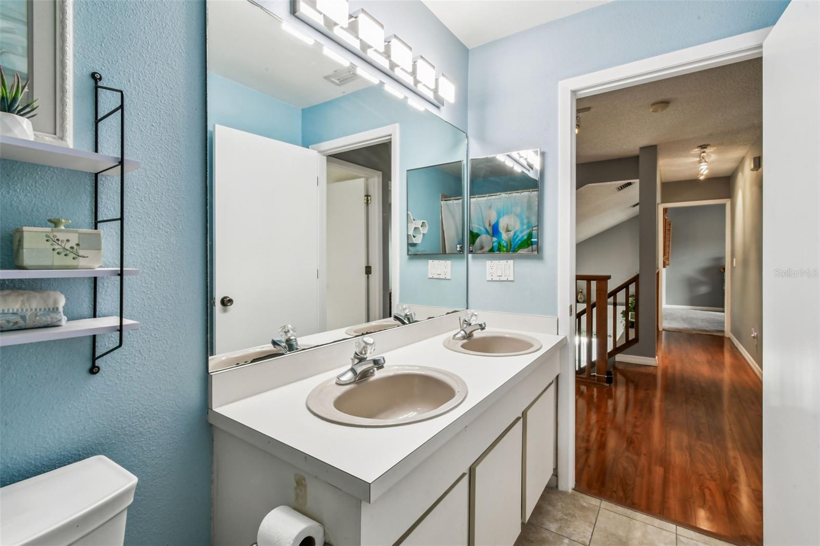 Listing photo id 28 for 1119 Fox Chapel Drive