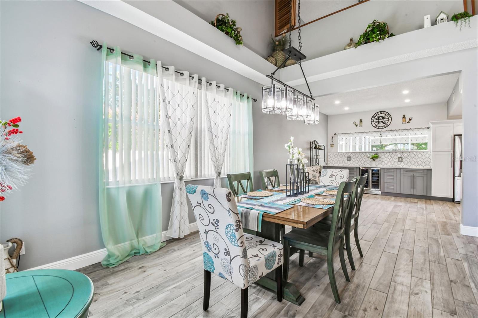 Listing photo id 7 for 1119 Fox Chapel Drive