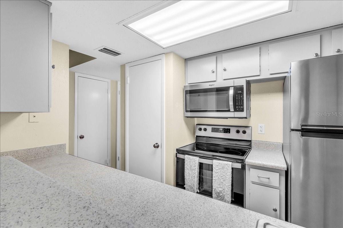 Image 14 of 21 For 8911 Blind Pass Road 209