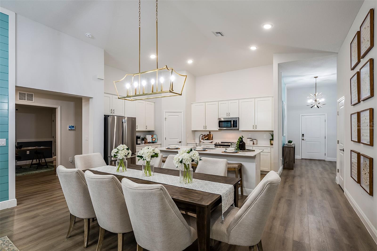 Image 6 of 32 For 31702 Chateau Manor Lane