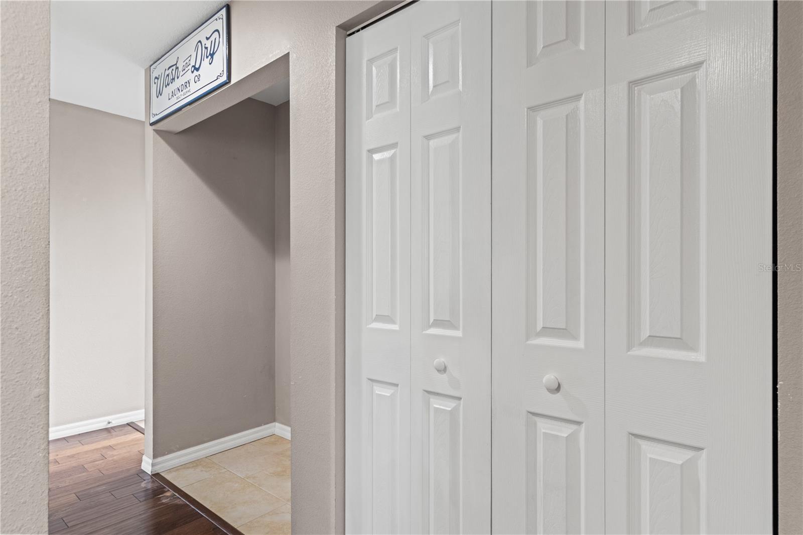 Listing photo id 12 for 7832 Solar Place