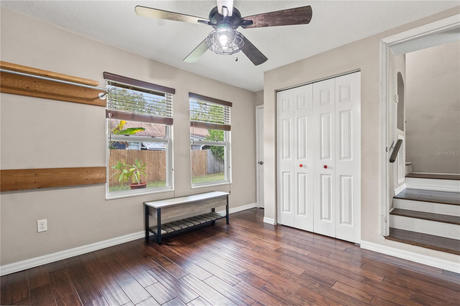 Listing photo id 15 for 7832 Solar Place