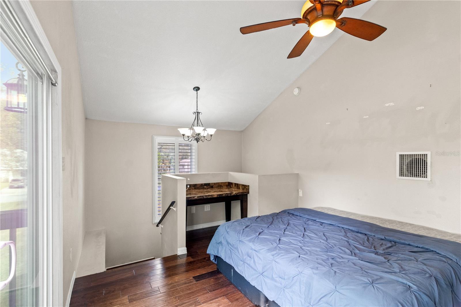 Listing photo id 28 for 7832 Solar Place