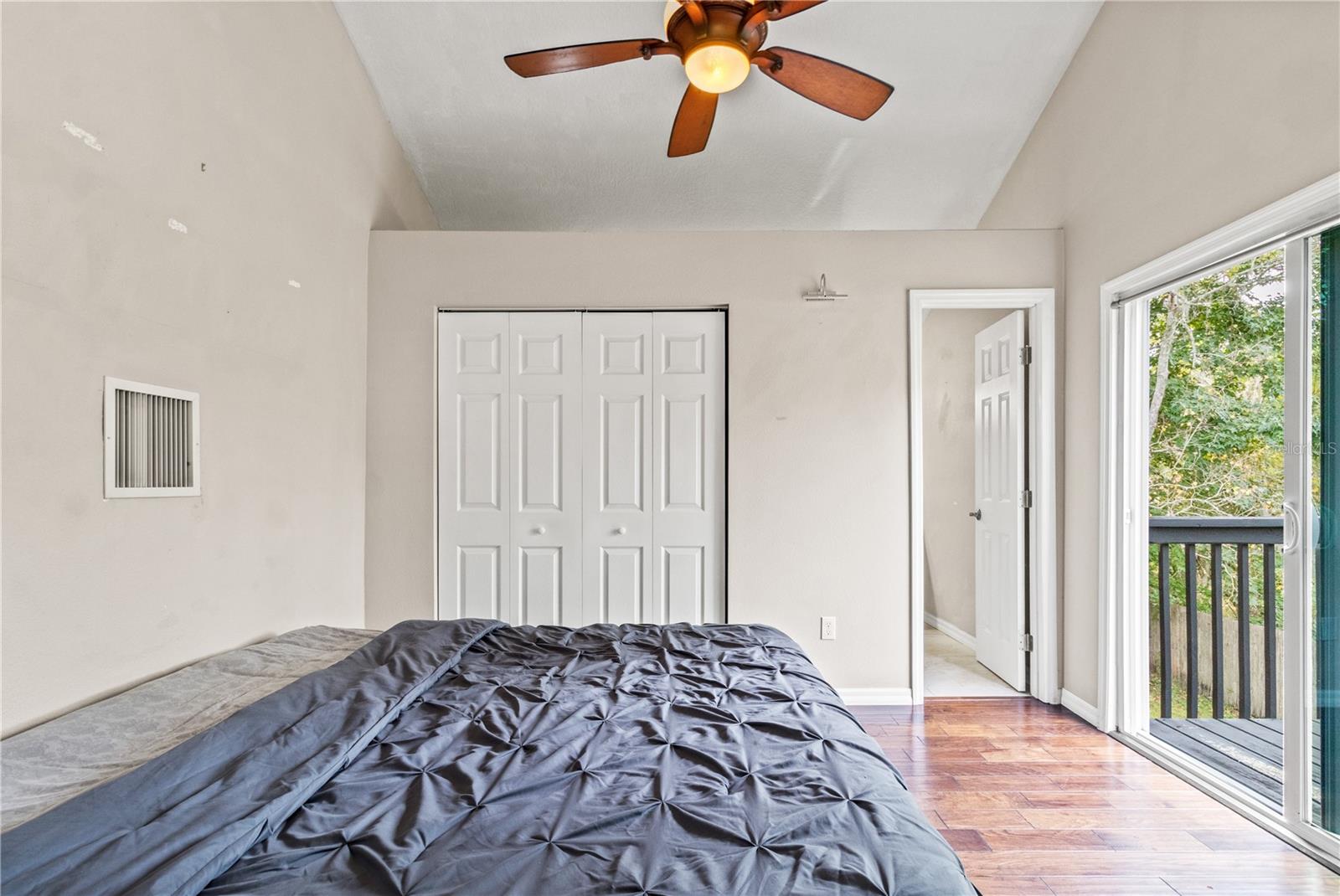 Listing photo id 29 for 7832 Solar Place