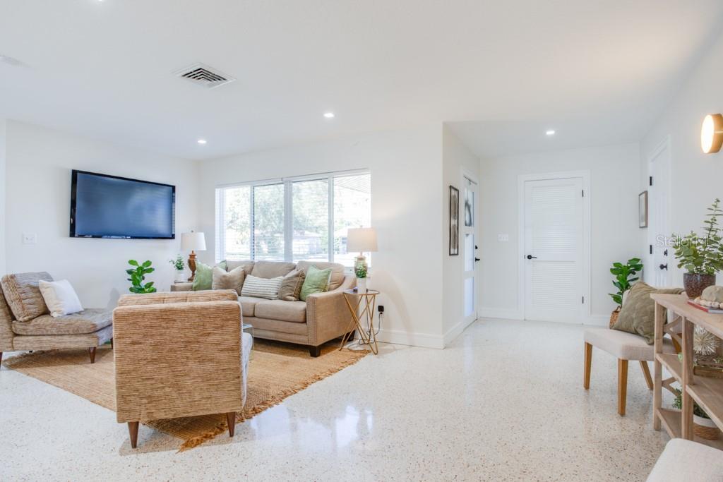 Image 10 of 44 For 272 79th Avenue Ne