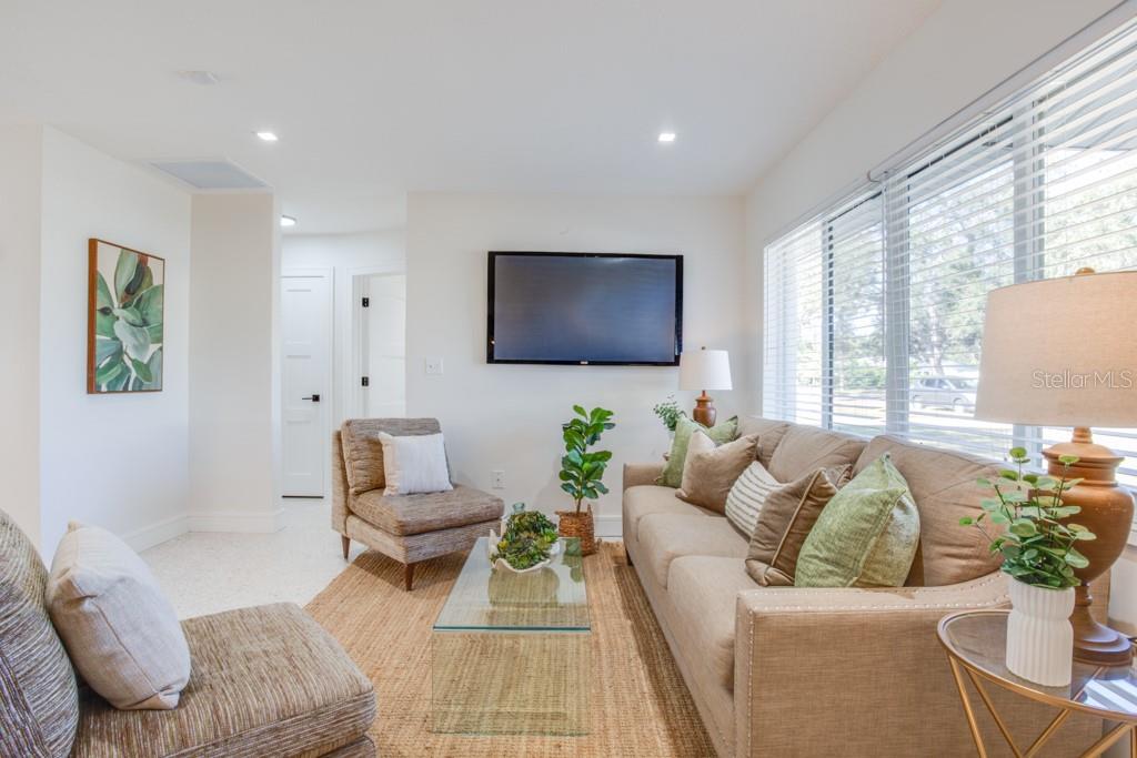 Image 8 of 44 For 272 79th Avenue Ne