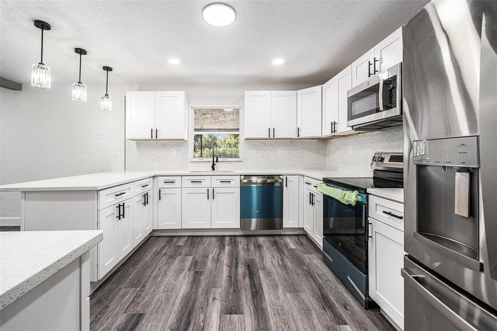 Image 10 of 29 For 18911 Furman Drive