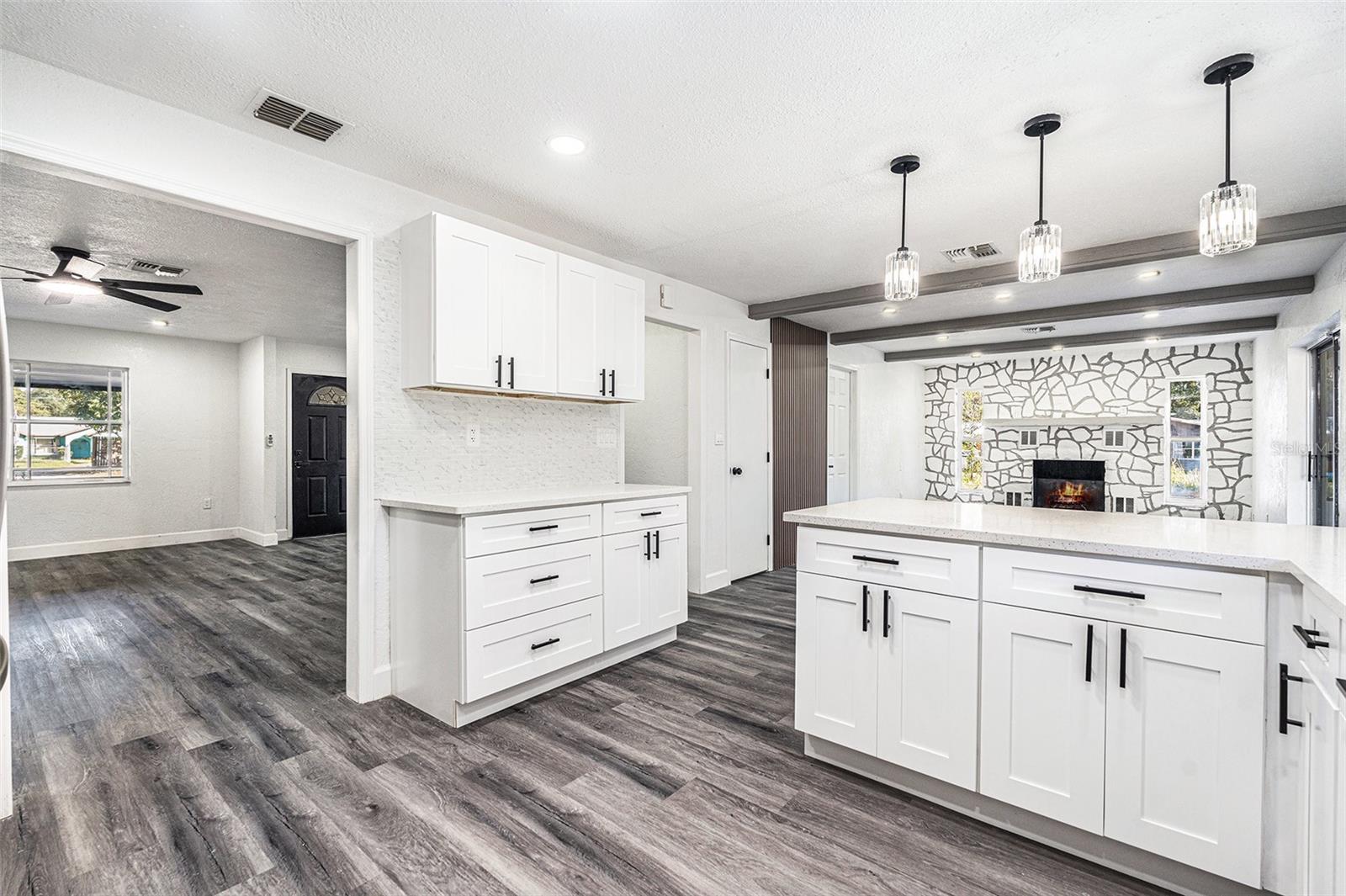 Image 11 of 29 For 18911 Furman Drive