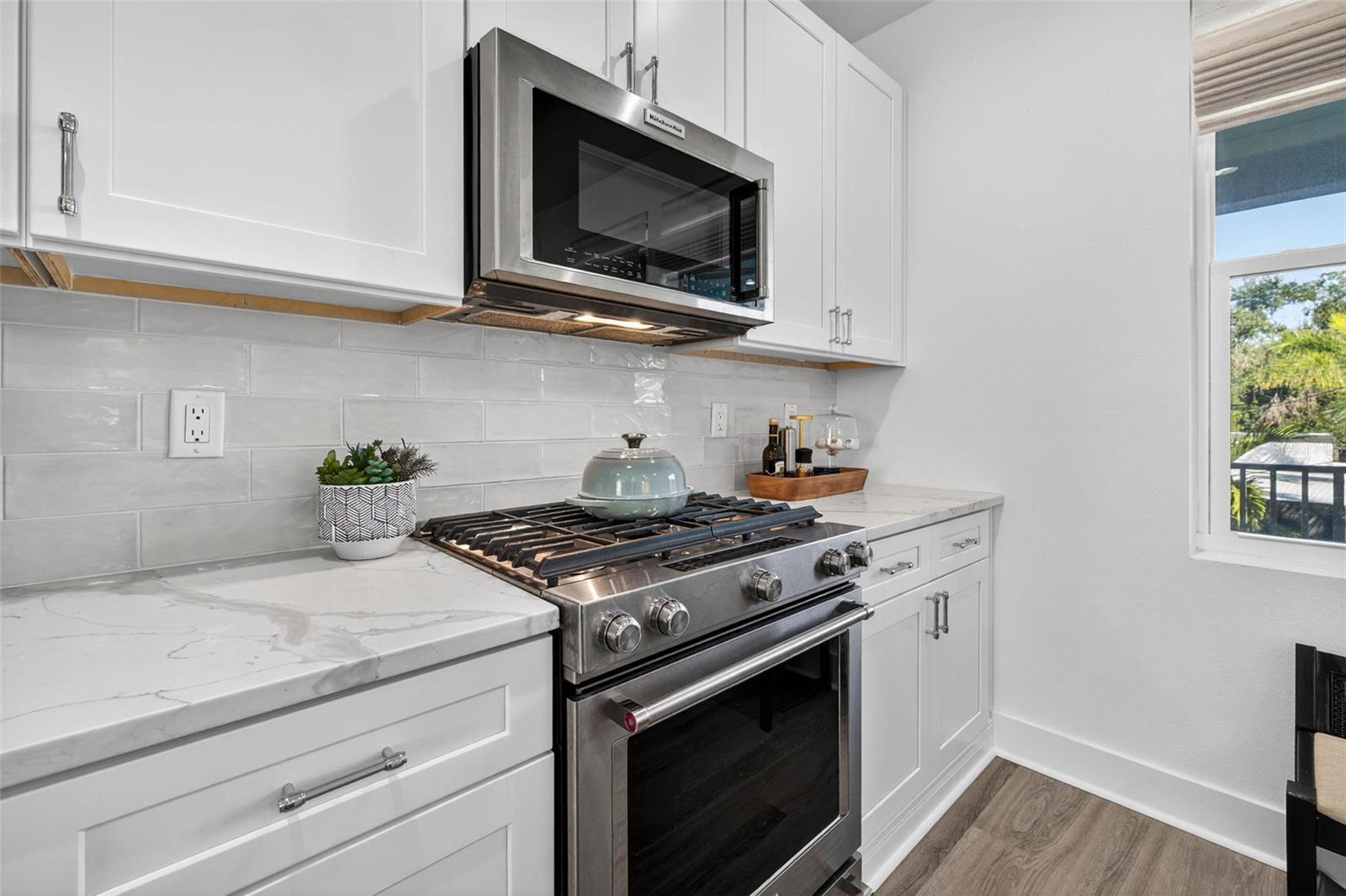 Image 17 of 51 For 29 29th Street N