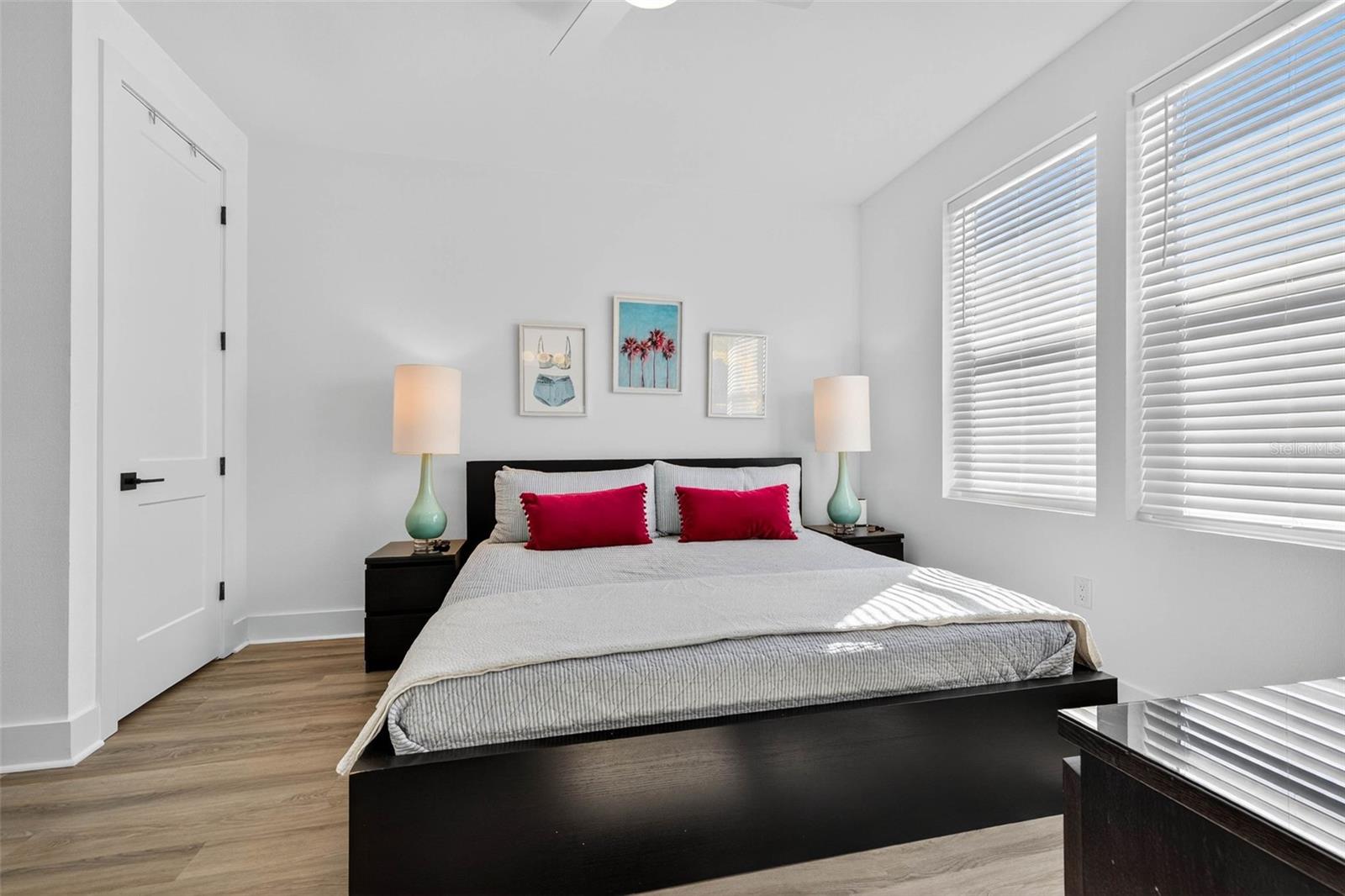 Image 31 of 51 For 29 29th Street N