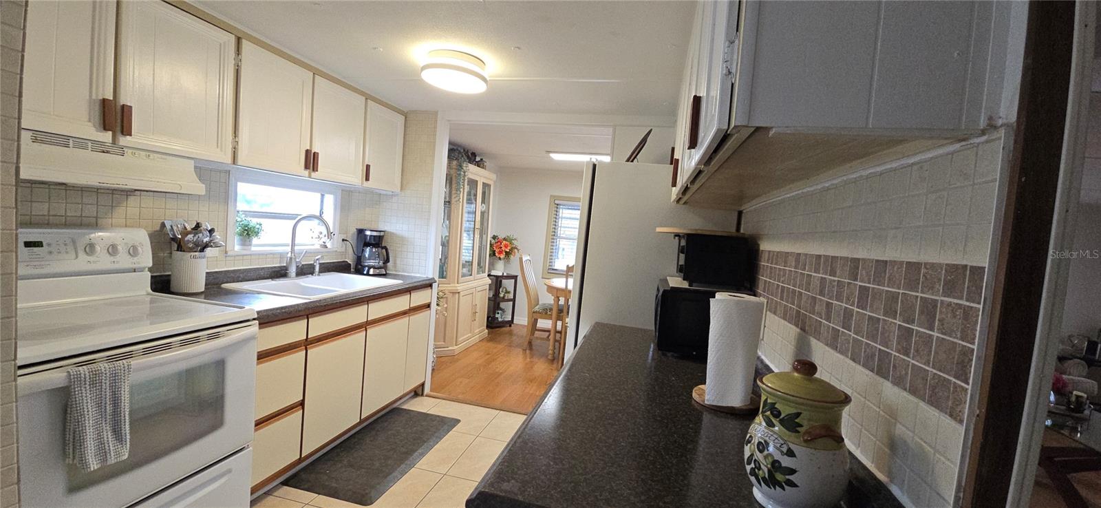 Image 11 of 36 For 1850 Hess Drive