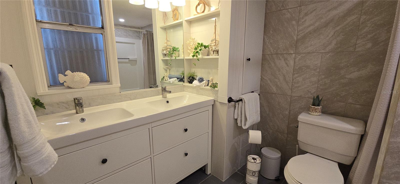 Image 21 of 36 For 1850 Hess Drive