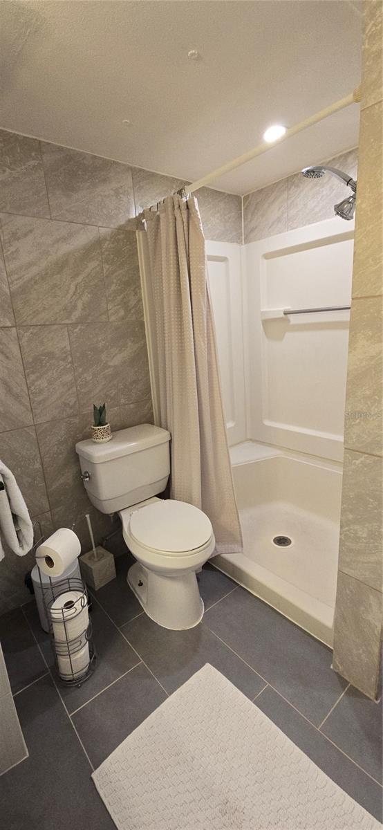 Image 23 of 36 For 1850 Hess Drive