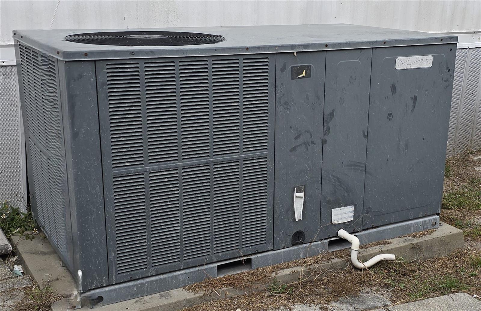 Image 34 of 36 For 1850 Hess Drive