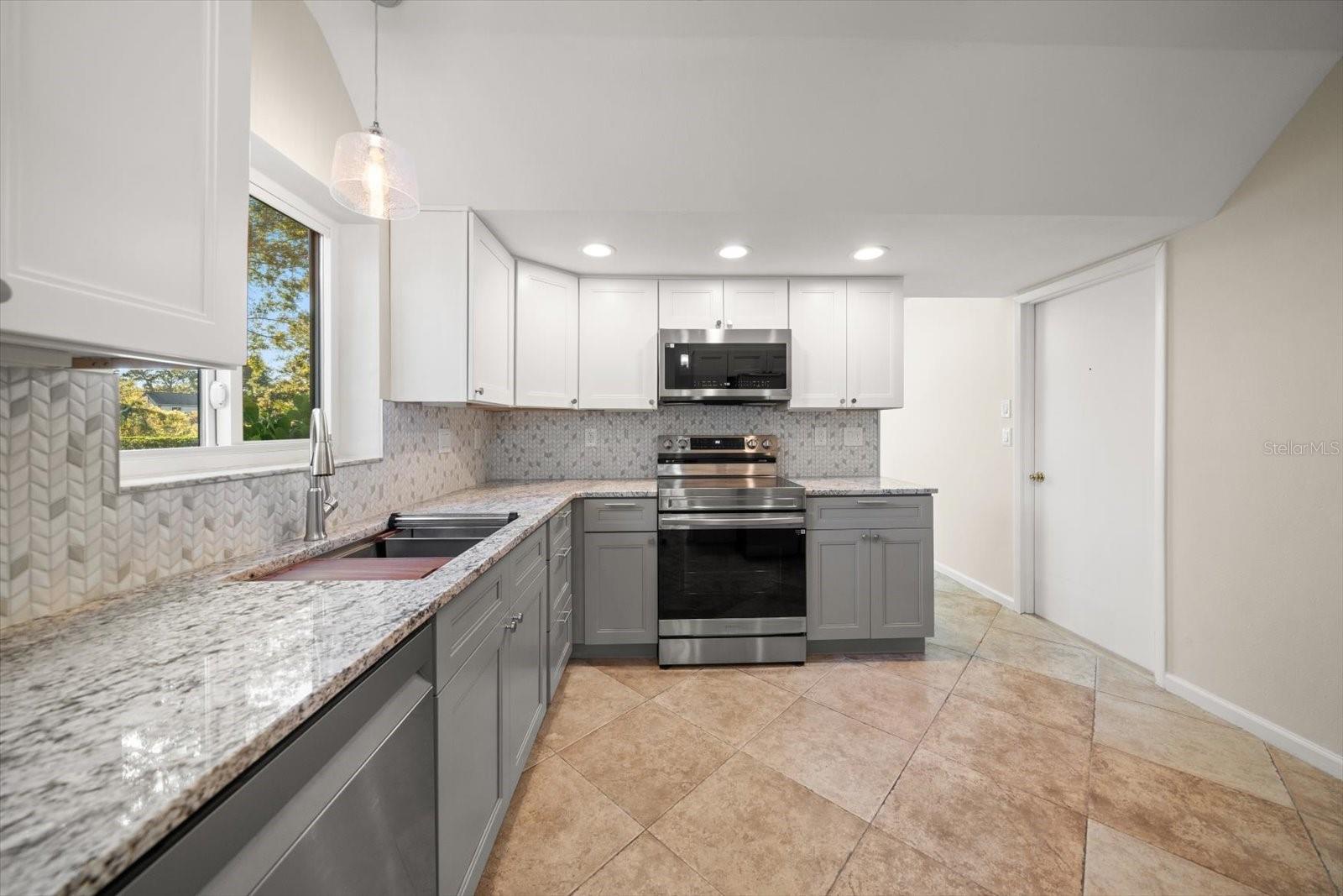 Image 10 of 41 For 3687 Imperial Ridge Parkway